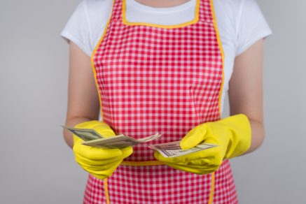 How much money can a cleaning business make a year?
